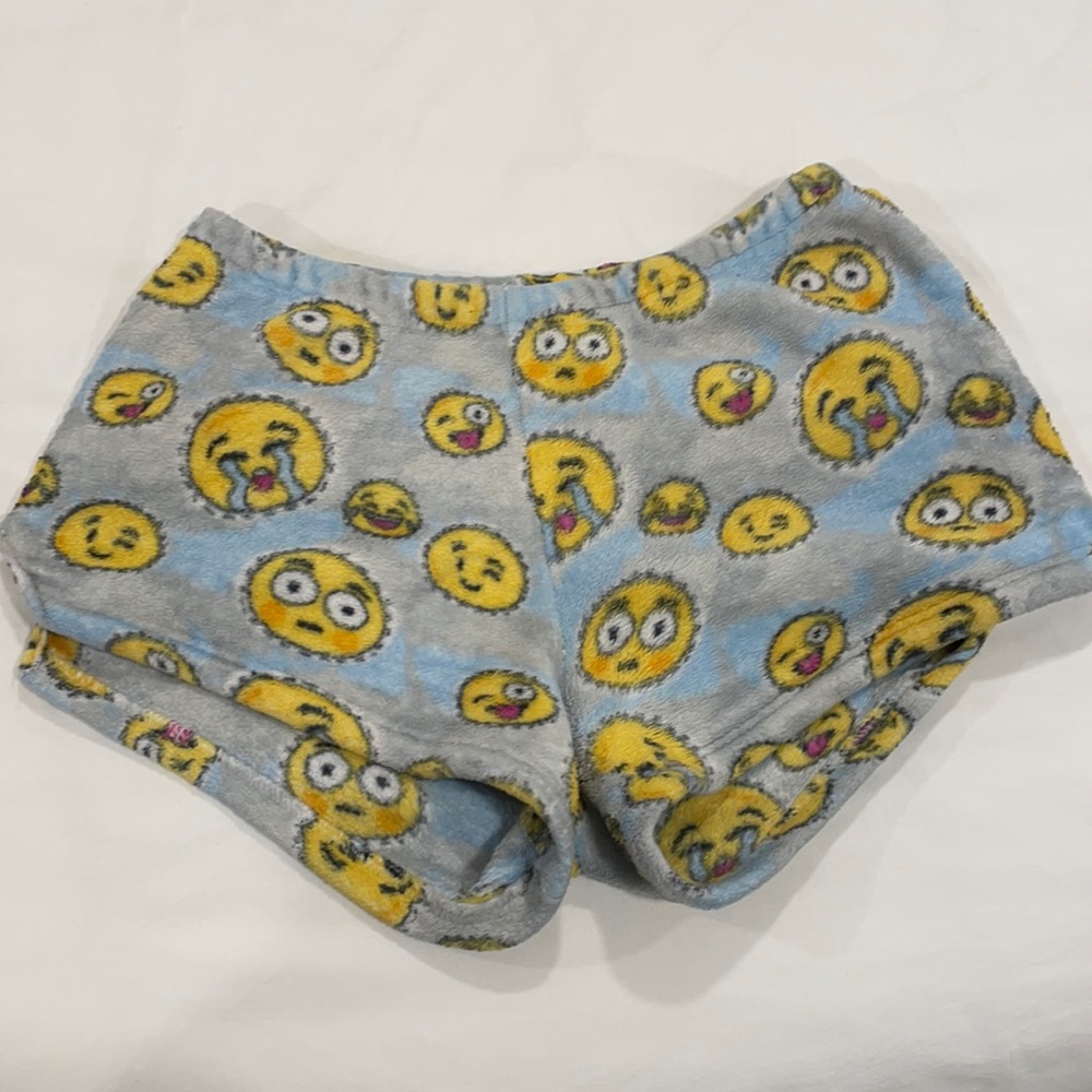 Heartbreaker women’s small fuzzy pajama shorts